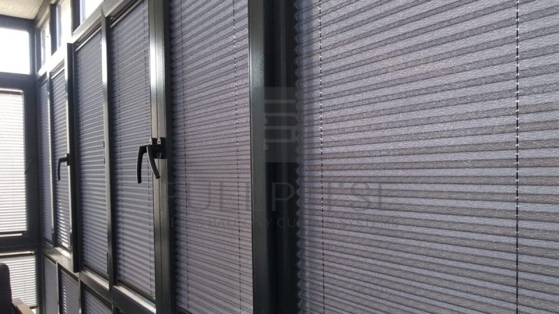 Yapıştırmalı Plise Perde: Pratik, Şık ve İşlevsel