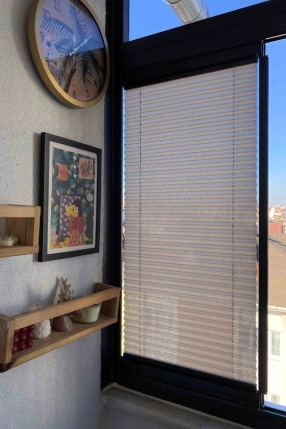 Mottled Ecru Pleated Curtain