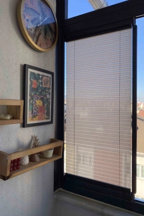 Mottled Cream Pleated Curtain